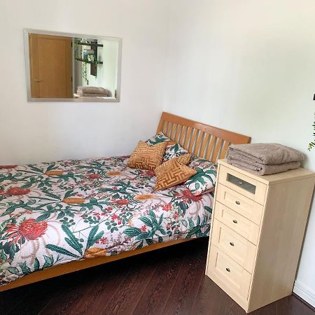 Room In Stratford With Private Bathroom And Parking Londra Exterior foto